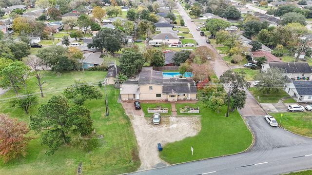 1804 36th Street N, Texas City, TX 77590