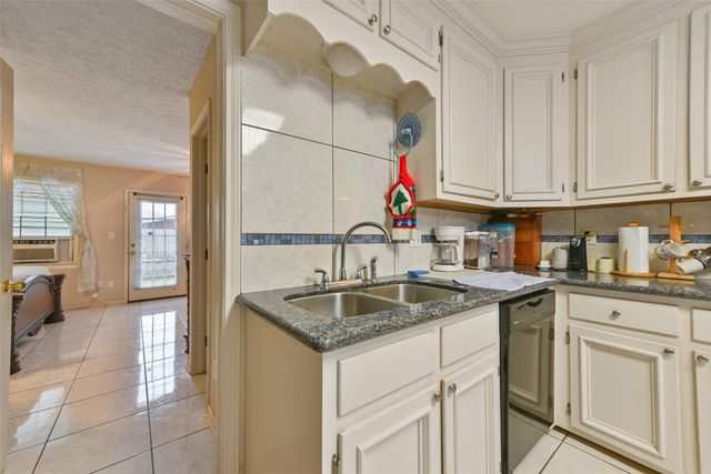 1804 36th Street N, Texas City, TX 77590