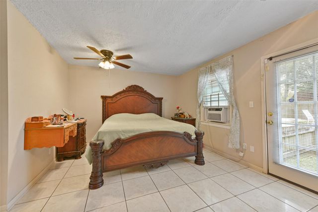 1804 36th Street N, Texas City, TX 77590