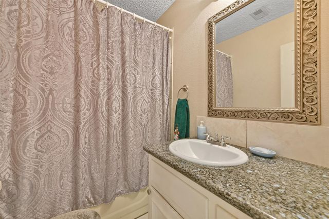 1804 36th Street N, Texas City, TX 77590