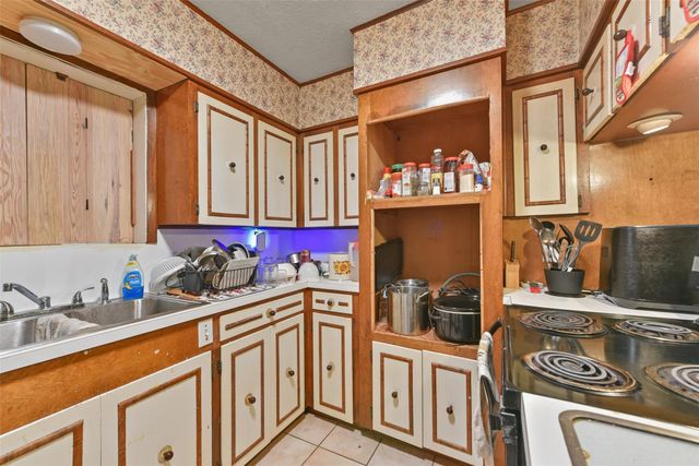 1804 36th Street N, Texas City, TX 77590