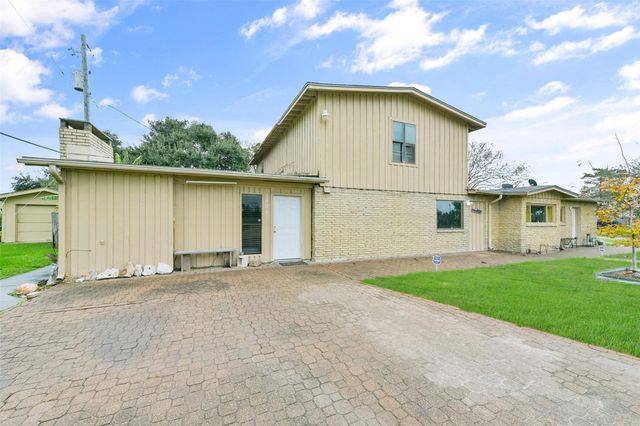1804 36th Street N, Texas City, TX 77590