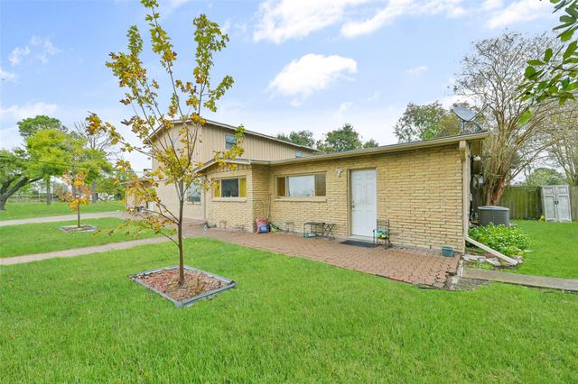 1804 36th Street N, Texas City, TX 77590