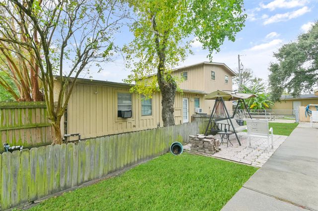 1804 36th Street N, Texas City, TX 77590