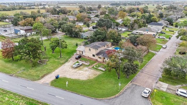 1804 36th Street N, Texas City, TX 77590