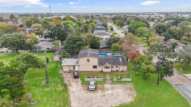 1804 36th Street N, Texas City, TX 77590