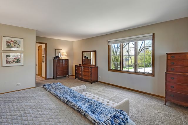 5631 S Elm Street, Hinsdale, IL 60521