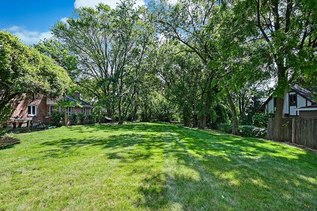 5631 S Elm Street, Hinsdale, IL 60521
