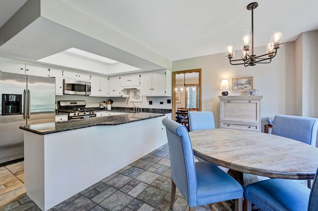 5631 S Elm Street, Hinsdale, IL 60521