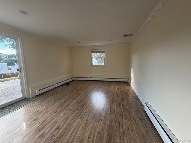 7 plainview Road, Bethpage, NY 11714