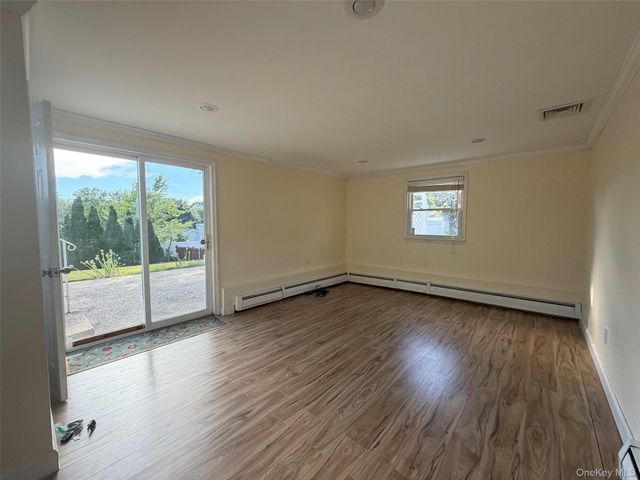 7 plainview Road, Bethpage, NY 11714