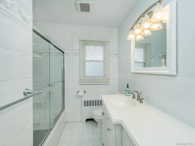 7 plainview Road, Bethpage, NY 11714