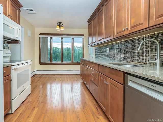 7 plainview Road, Bethpage, NY 11714