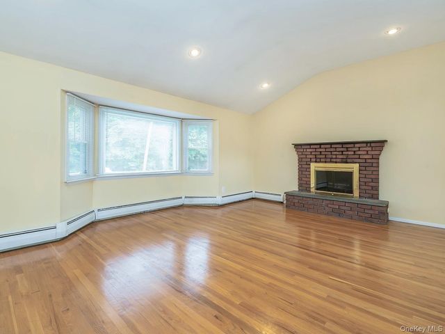 7 plainview Road, Bethpage, NY 11714