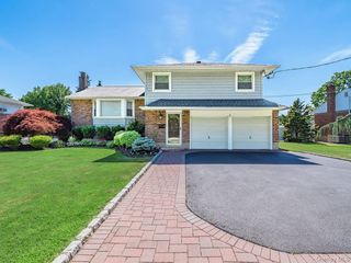 7 plainview Road, Bethpage, NY 11714