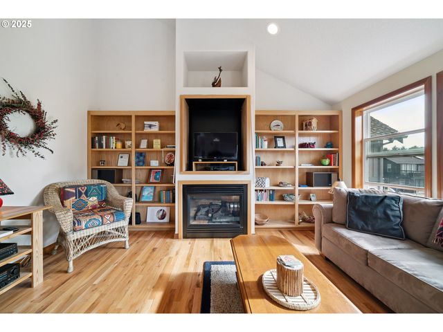 3732 COHO Pl, Cannon Beach, OR 97110