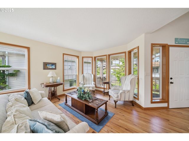 3732 COHO Pl, Cannon Beach, OR 97110