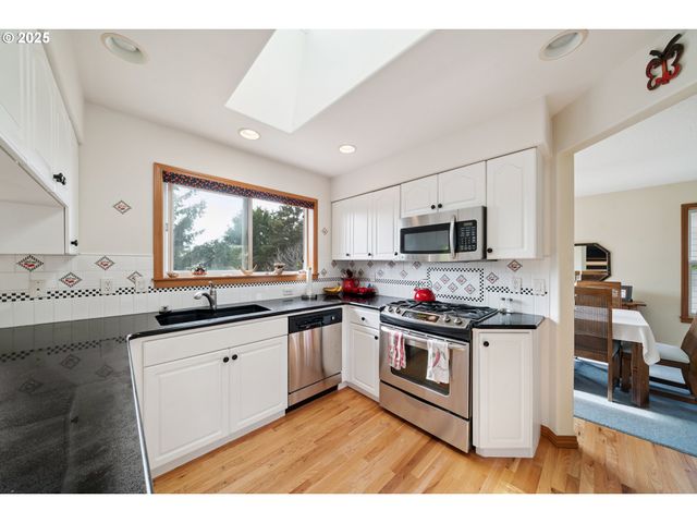 3732 COHO Pl, Cannon Beach, OR 97110