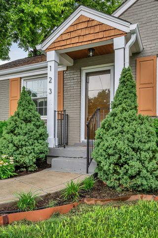 1235 Sunnymeade Dr, Nashville, TN 37216