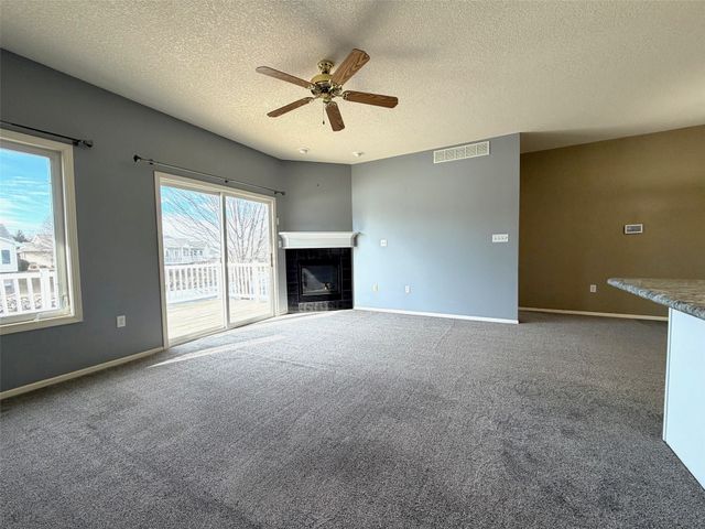 1456 SE Primrose Lane, Waukee, IA 50263