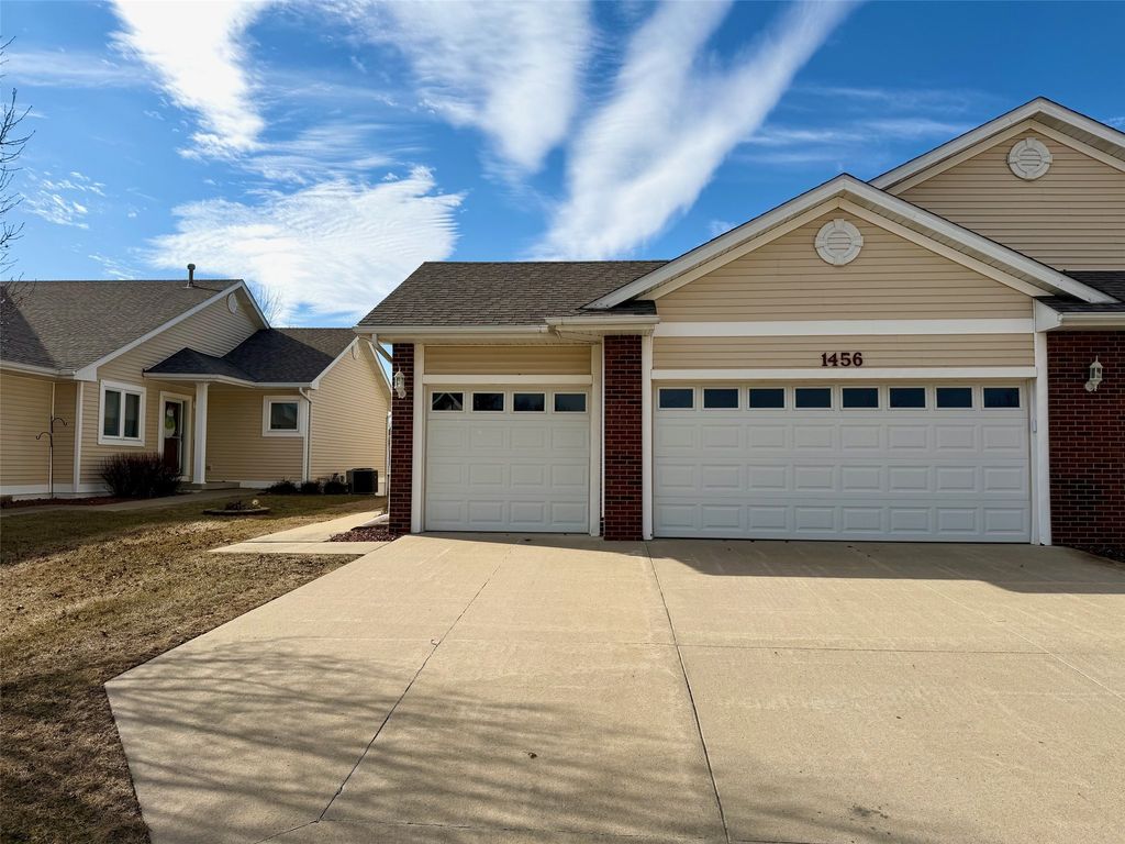 1456 SE Primrose Lane, Waukee, IA 50263