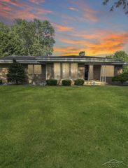 320 Superior Street, Saginaw, MI 48602