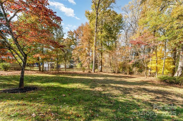 7024 Passeres Court, Charlotte, NC 28215