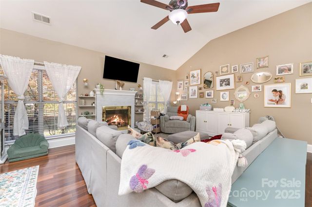 7024 Passeres Court, Charlotte, NC 28215