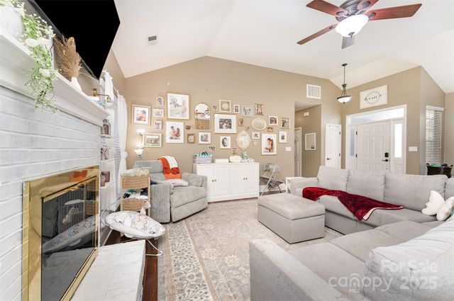 7024 Passeres Court, Charlotte, NC 28215