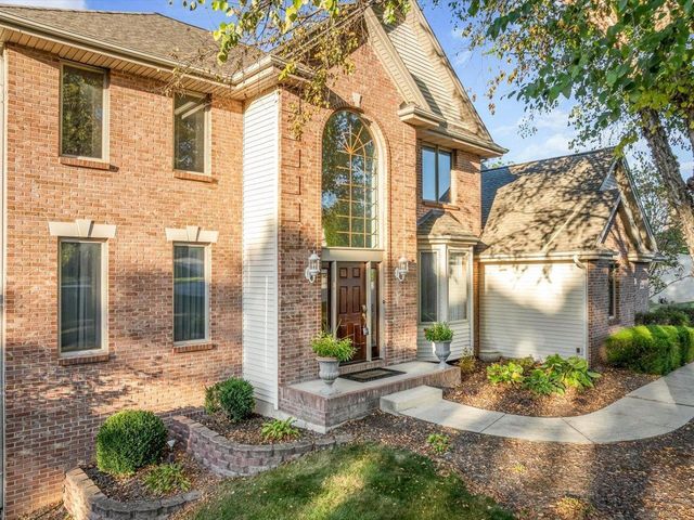 12486 Whispering Winds Drive, Roscoe, IL 61073