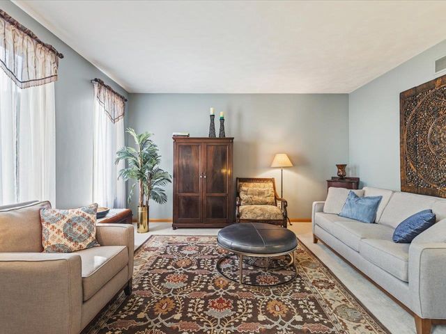 12486 Whispering Winds Drive, Roscoe, IL 61073