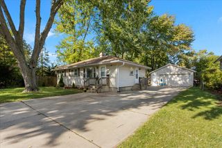 1747 W Illinois Avenue, Aurora, IL 60506