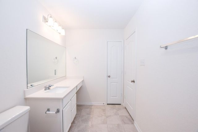 10306 Russell Pines Drive, Iowa Colony, TX 77583