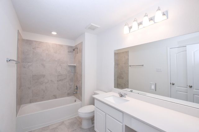 10306 Russell Pines Drive, Iowa Colony, TX 77583