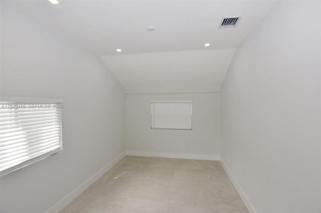 1084 NW 66th St, Miami, FL 33150