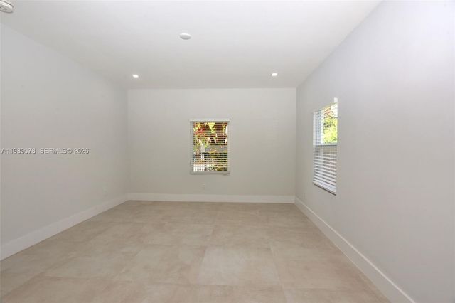 1084 NW 66th St, Miami, FL 33150