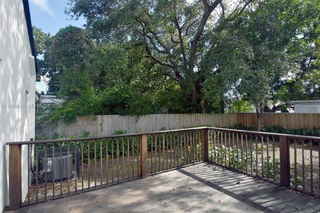 1084 NW 66th St, Miami, FL 33150