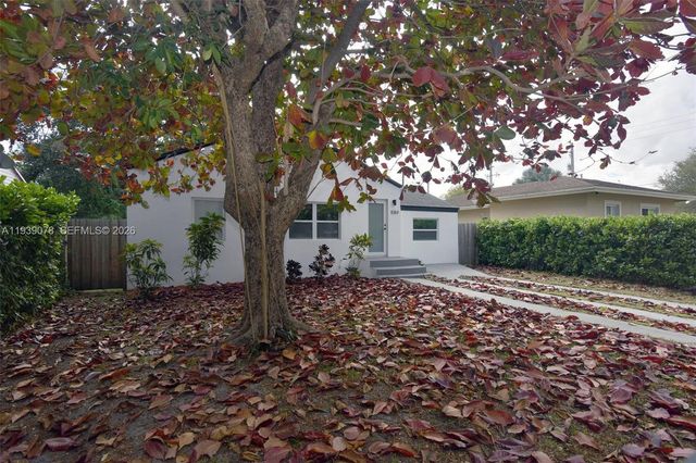 1084 NW 66th St, Miami, FL 33150