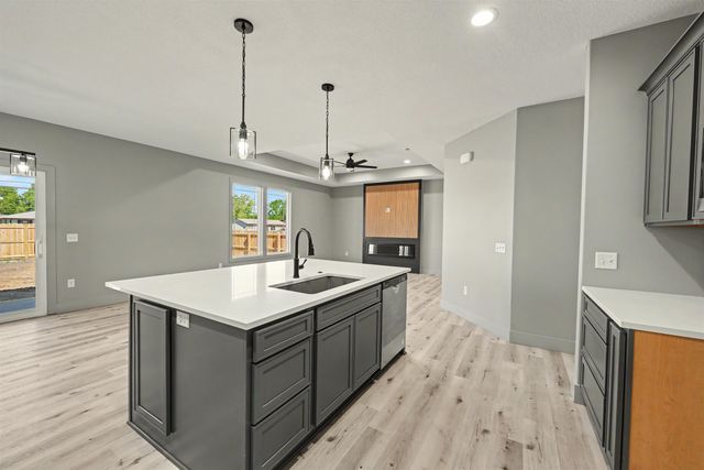 2824 Crystal Lake Dr, Salina, KS 67401