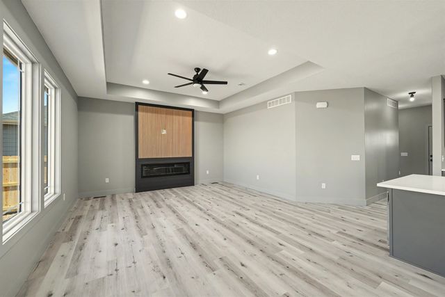 2824 Crystal Lake Dr, Salina, KS 67401