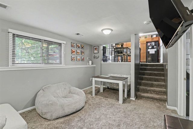 439 S Winding Drive, Waterford, MI 48328