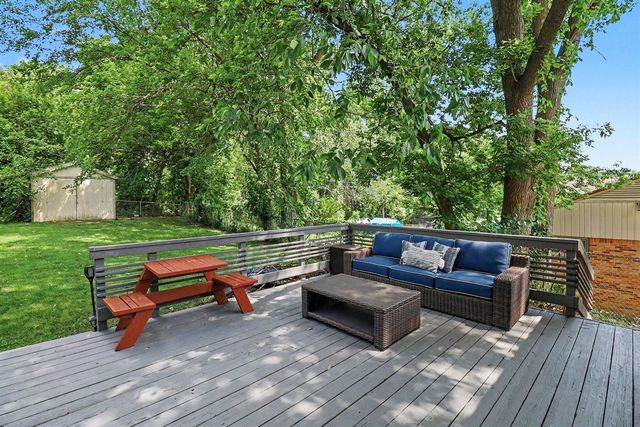439 S Winding Drive, Waterford, MI 48328