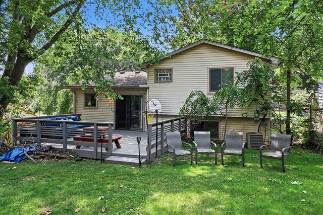 439 S Winding Drive, Waterford, MI 48328