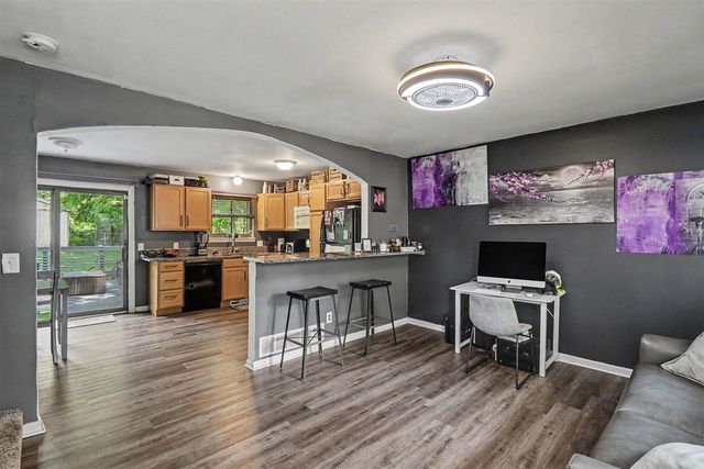 439 S Winding Drive, Waterford, MI 48328