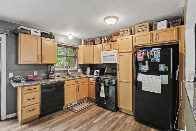 439 S Winding Drive, Waterford, MI 48328