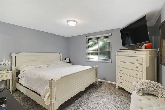 439 S Winding Drive, Waterford, MI 48328