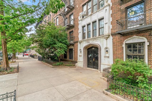 300 8th Avenue 4N, Brooklyn, NY 11215