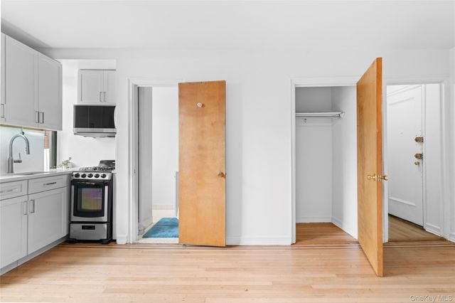 300 8th Avenue 4N, Brooklyn, NY 11215