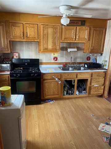 2311 Cowling Rd, Scottdale, PA 15683