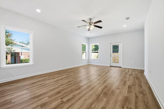 970 Texas Parkway, Crestview, FL 32536